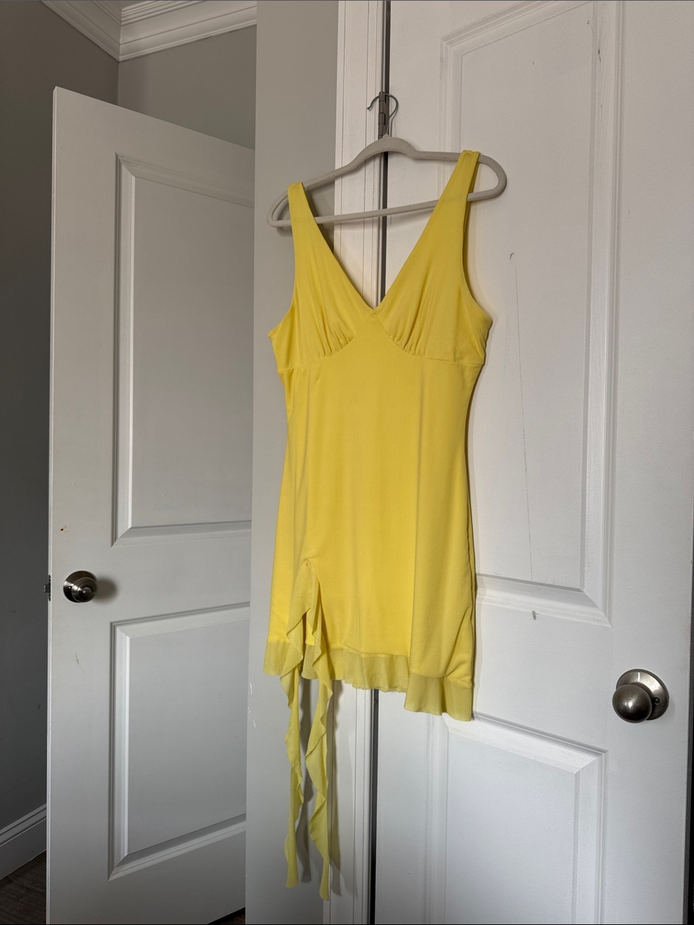 Yellow V-Neck Sleeveless Dress